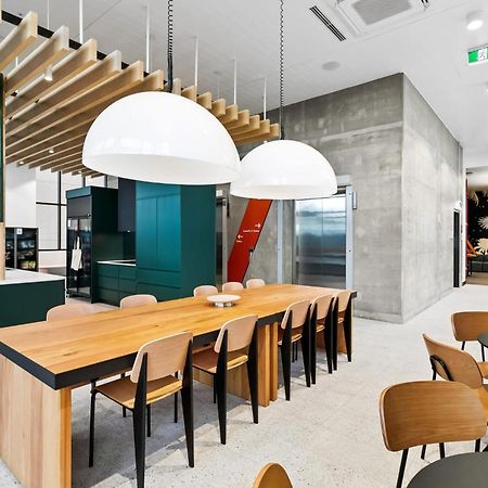 Switch Living In The Centre Of Adelaide Apartment Exterior photo