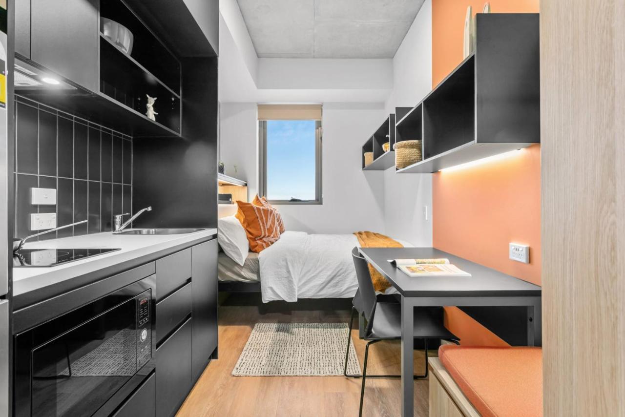 Switch Living In The Centre Of Adelaide Apartment Exterior photo