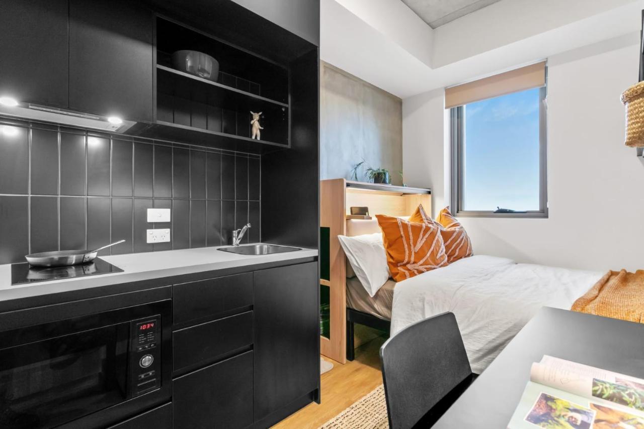 Switch Living In The Centre Of Adelaide Apartment Exterior photo