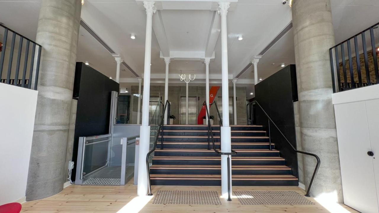 Switch Living In The Centre Of Adelaide Apartment Exterior photo