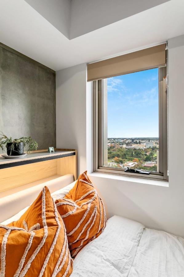 Switch Living In The Centre Of Adelaide Apartment Exterior photo