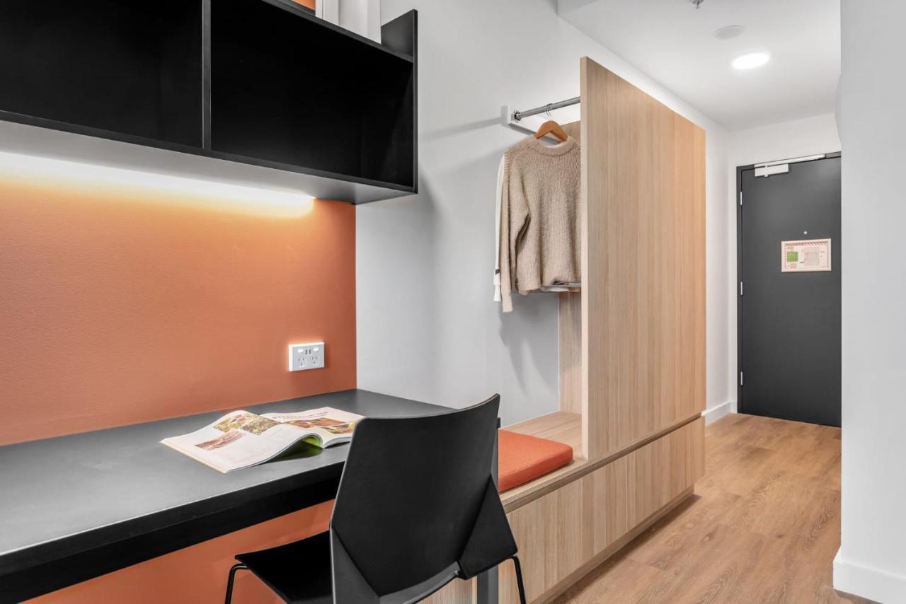 Switch Living In The Centre Of Adelaide Apartment Exterior photo